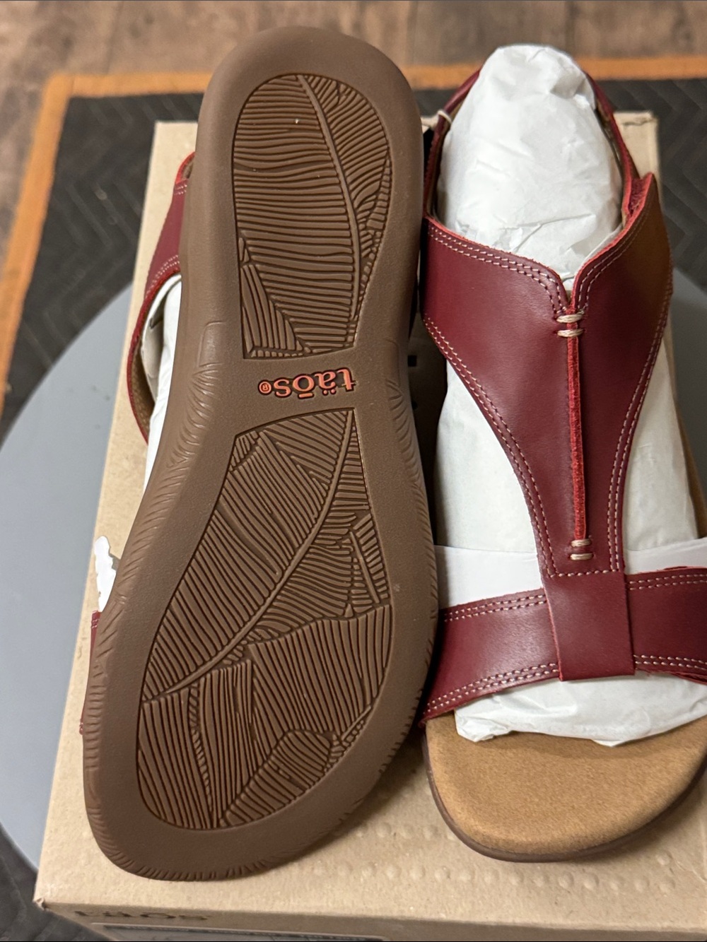 Taos Womens sandals (style) THE SHOW/ (color) CHERRY RED - Picture 9 of 12